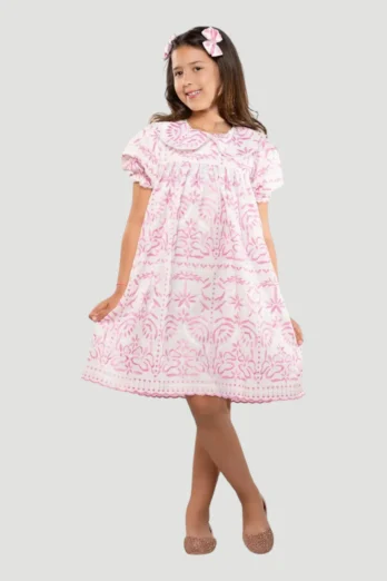 Vestido Infantil Gola Redonda e Bordados