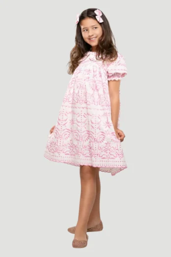 Vestido Infantil Gola Redonda e Bordados