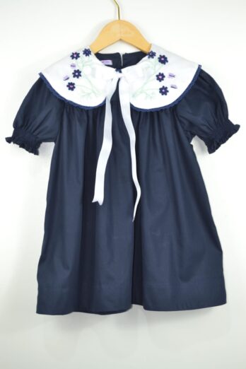 Vestido Infantil Libélula com Gola Bordada à Mão