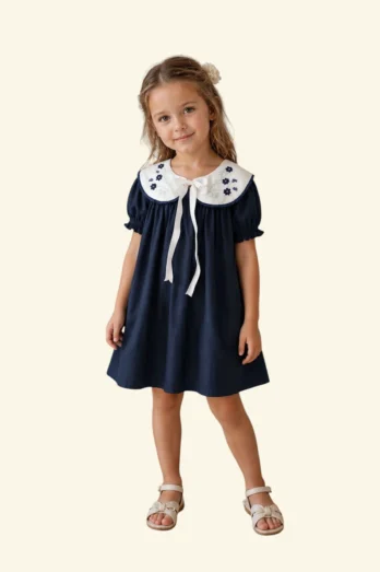 Vestido Infantil Libélula com Gola Bordada à Mão