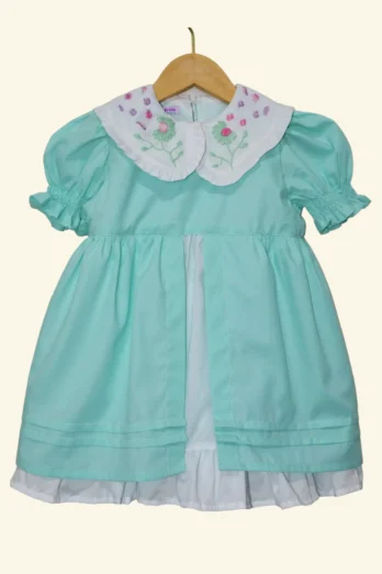 Vestido Infantil Margarida com Babado Duplo Bordado à Mão