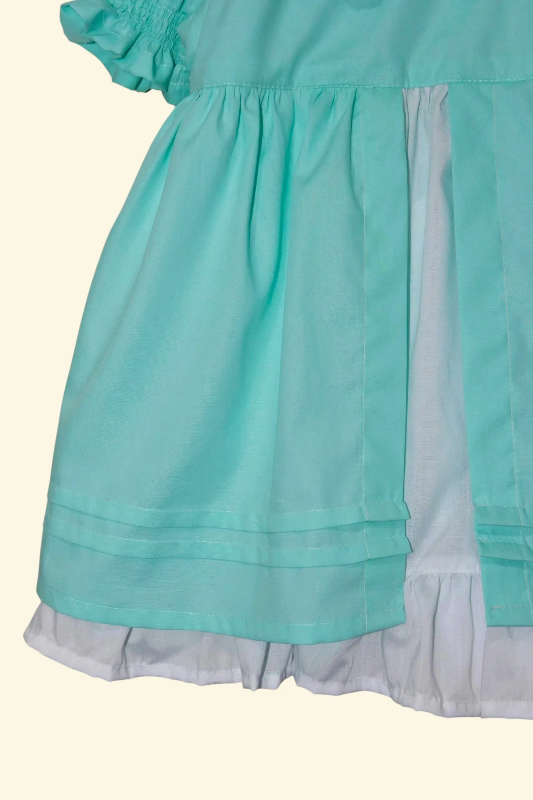 Vestido Infantil Margarida com Babado Duplo Bordado à Mão - Imagem 4