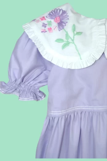 Vestido Infantil Margarida com Gola Bordada à Mão