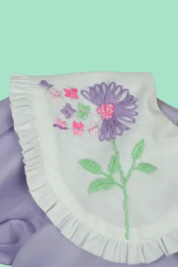 Vestido Infantil Margarida com Gola Bordada à Mão