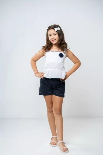 Conjunto Infantil com detalhe Bordado Azul e Branco