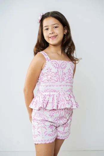 Conjunto Infantil com Tecido  Bordado Branco e Rosa 